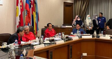 Tidak Benar Pelbagai Spekulasi Yang Timbul Berkaitan UMNO – Tengku Adnan