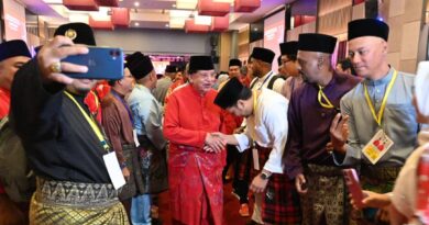 Pertahan Institusi Presiden, Jangan Terikut Rentak Lawan Lemahkan UMNO – Tengku Adnan