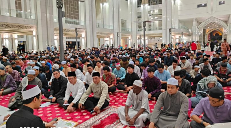 UMNO Putrajaya Semarkkan Program Solat Hajat Perdana, Doakan Kejayaan Pelajar SPM dan STPM 2024