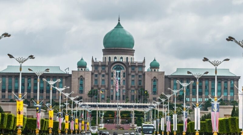 Tahun Baharu 2025: Janji Era Baharu Di Putrajaya Terus Kelam