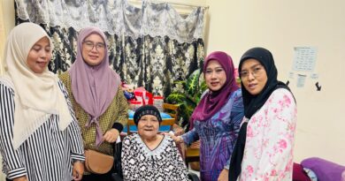 Wanita UMNO Putrajaya Santuni Rakyat, Laksana Sumbangan Kerusi Roda Dan Keperluan Asas
