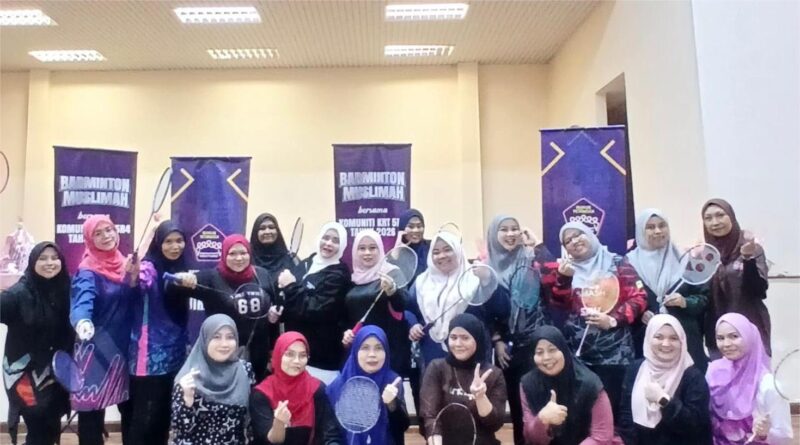 Datin Seri Anggraini Rasmi Pertandingan Badminton Komuniti Wanita 5R4 Presint 5