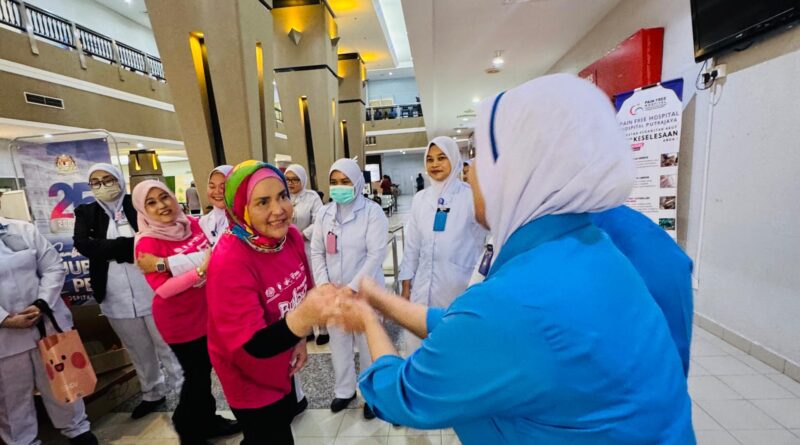 Tradisi Ramadan: UMNO Putrajaya Laksana Edaran Bubur Lambuk, Santuni Pesakit dan Petugas Hospital