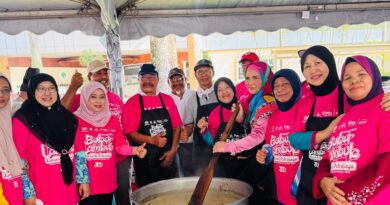 Gotong-Royong Kacau Bubur Lambuk Eratkan Silaturahim Konuniti Putrajaya