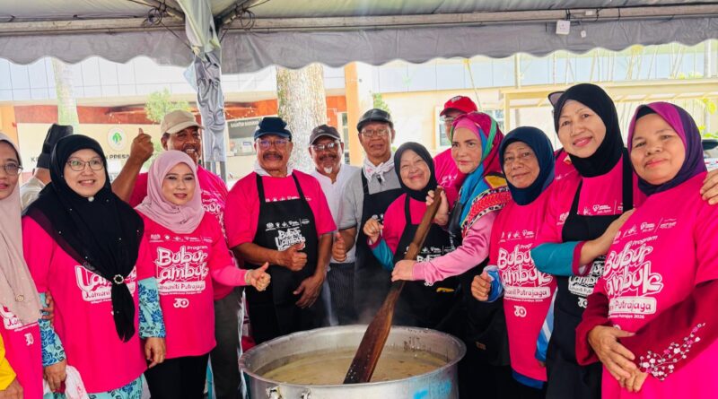 Gotong-Royong Kacau Bubur Lambuk Eratkan Silaturahim Konuniti Putrajaya