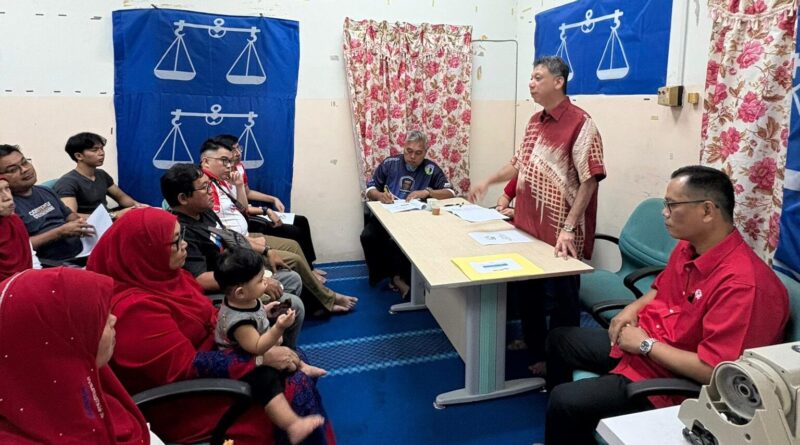 UMNO Putrajaya Cadang Bas Percuma Untuk Penjawat Awam