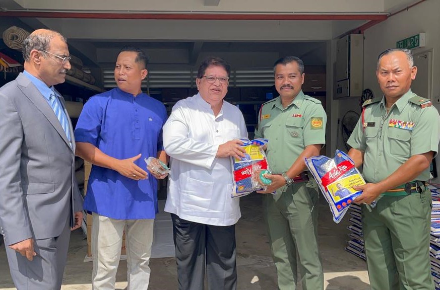 Sumbangan Hari Kemerdekaan, Tengku Adnan Rai Warga ATM - Umno Putrajaya